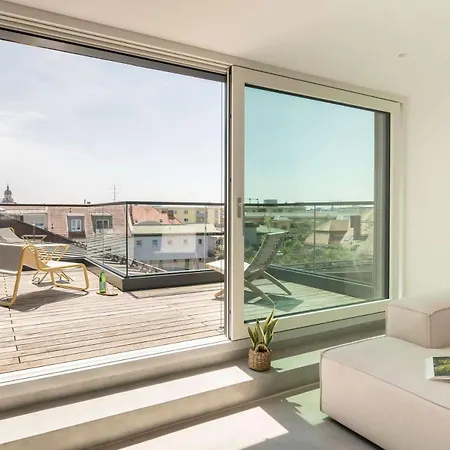 Quiet Meets Elegance In Munichs Center Mnichov