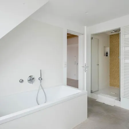 Quiet Meets Elegance In Munichs Center Mnichov
