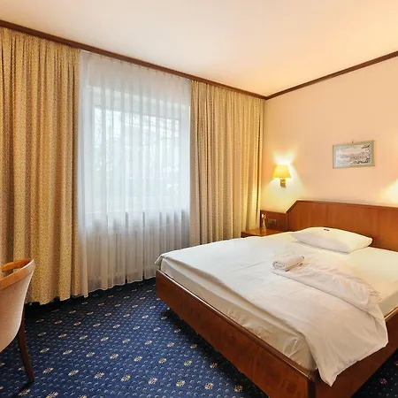 Ambassador Parkhotel Hotel 3*