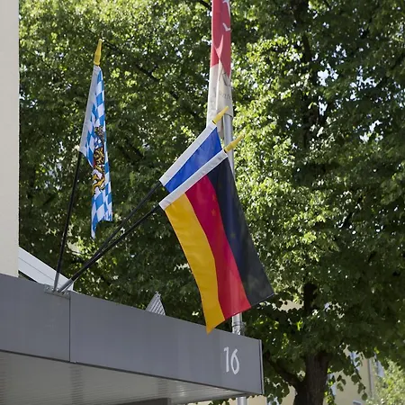 Hotel Kriemhild Am Hirschgarten München