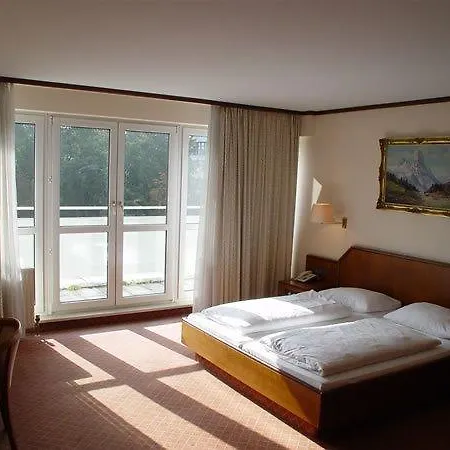 Hotel Ambassador Parkhotel 3*