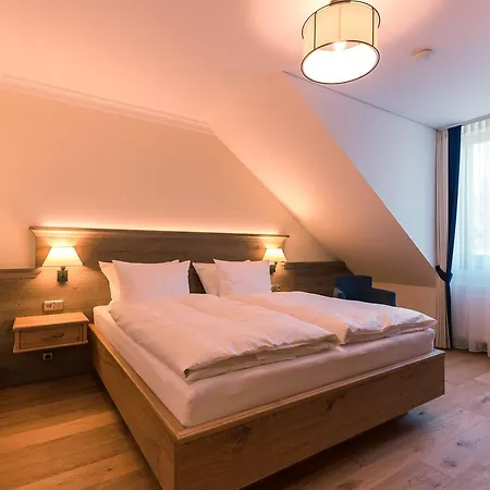 Hotel & Gaststaette Zum Erdinger Weissbraeu 3*