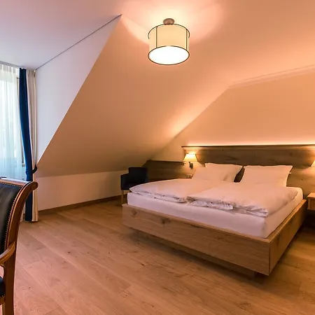 & Gaststaette Zum Erdinger Weissbraeu 3* München