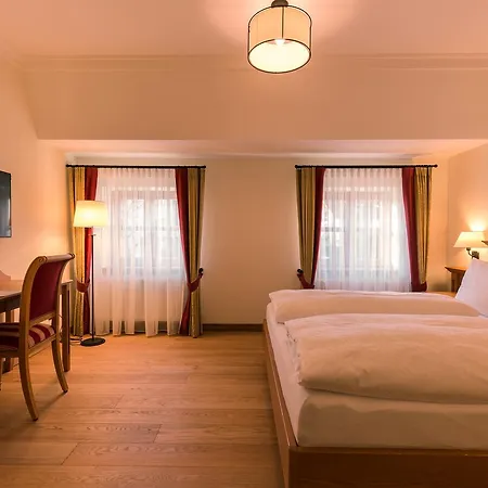Hotel & Gaststaette Zum Erdinger Weissbraeu 3*