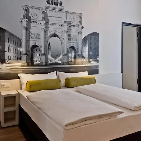 Super 8 By Wyndham West Munich