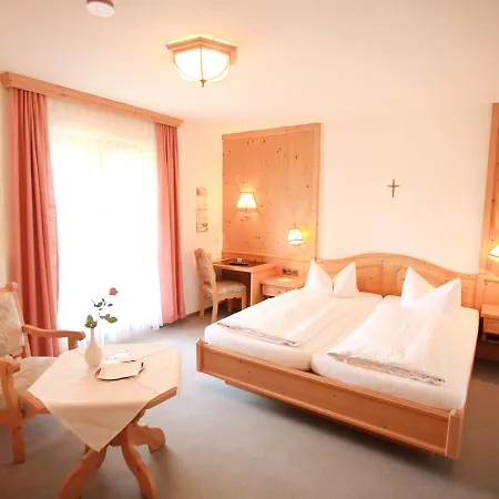 Arzberghof Guest house