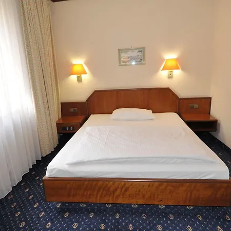 Hotel Ambassador Parkhotel 3*