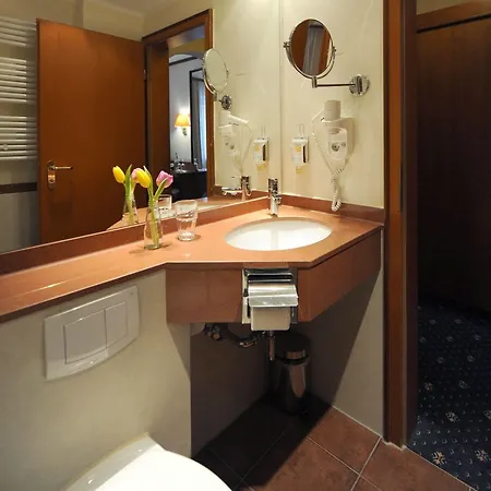 Hotel Ambassador Parkhotel 3*