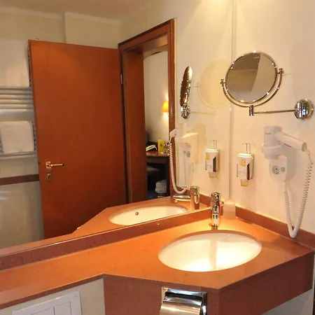 Ambassador Parkhotel 3*