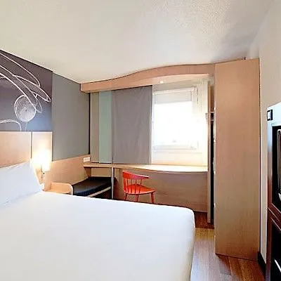 Ibis Ost Hotell 2*