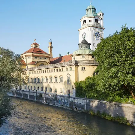 Living Am Deutschen Museum Lägenhetshotell München