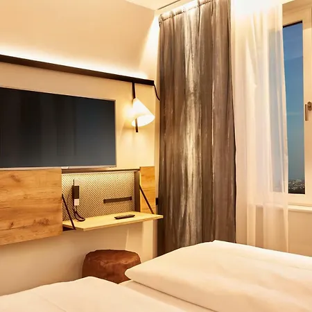 Hotel H2 Olympiapark 3*