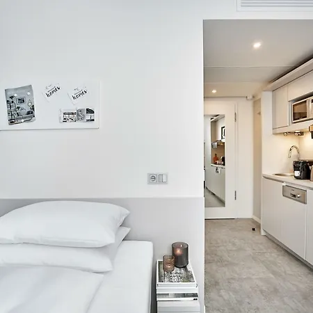 Apart-hotel H.ome Serviced 3*