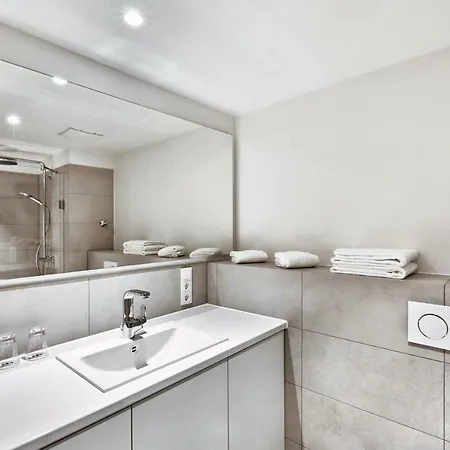 H.ome Serviced 3*