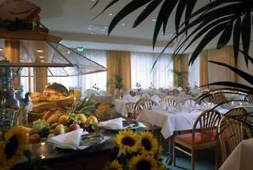 By Marriott Szálloda 4*