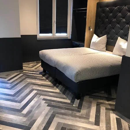 Hotel Deluxe 4*