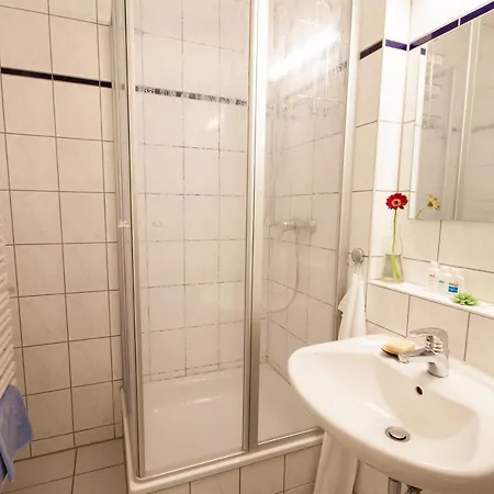Gastehaus Olympia Reitanlage Munchen-riem Bed & Breakfast *