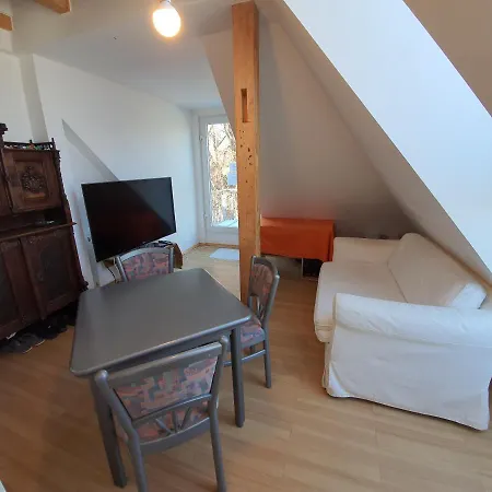 Idyllische Penthouse-wohnung In Super Lage Apartment