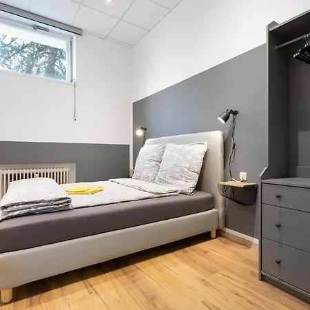 Big Central Near Rotkreuzplatz With 3 Bedroom For 12 Pax Appartement *