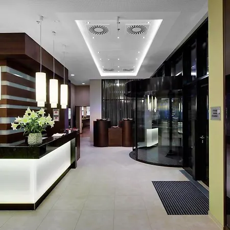 By Marriott East Ξενοδοχείο