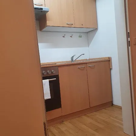 Apartment-Mit-2-Schlafzimmern *