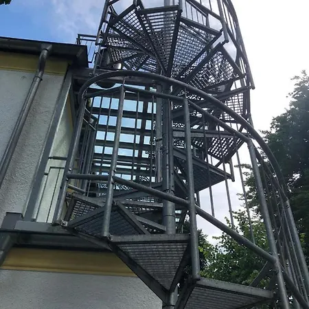 Idyllische Penthouse-wohnung In Super Lage * Munich