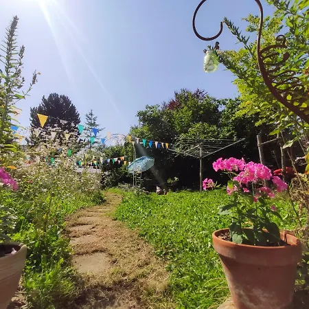 Privatunterkunft Modernes Am Park Mit Garten, Hühner&enten