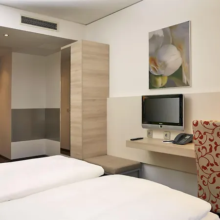 Hotel H+ 4*