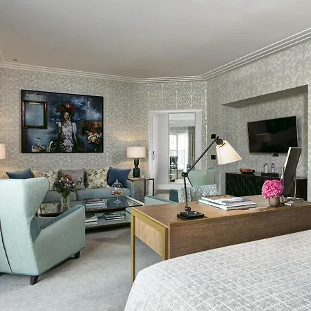 Отель Rocco The Charles 5*