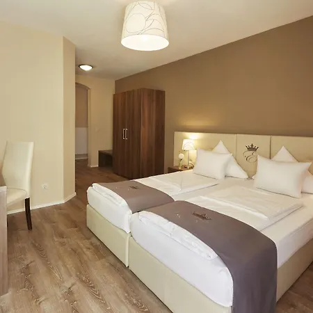 Empress Boutique מלון 3*