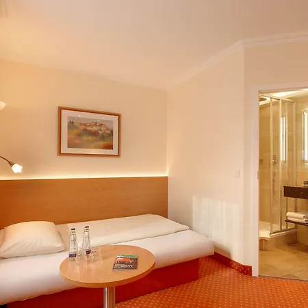 Kriemhild Am Hirschgarten Hotel 3*