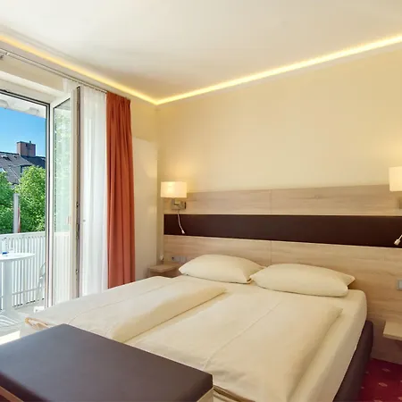 Hotel Kriemhild Am Hirschgarten München