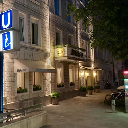 St Paul ホテル 3*