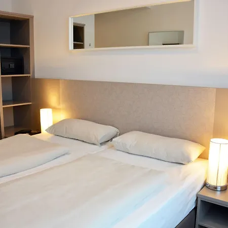 Отель Arthotel 3*