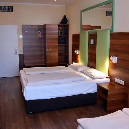 Отель Arthotel