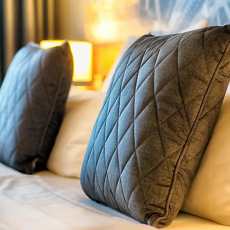 Leonardo East Hotel 4*