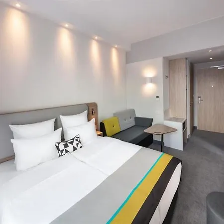 Express - East By Ihg Hotel 3*