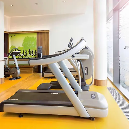 מלון Novotel Messe 4*