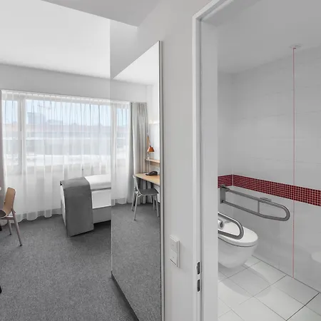 Hotel - Leuchtenbergring By Ihg 4*