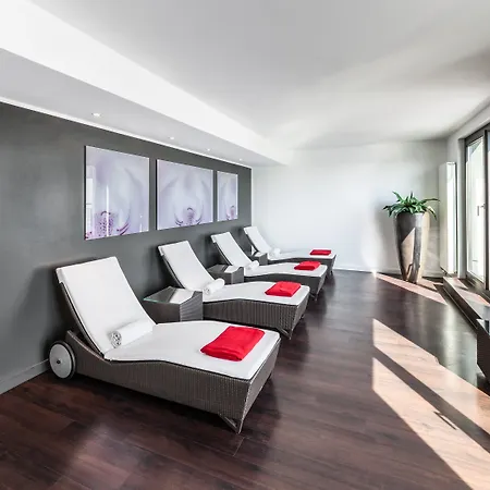 - Westpark By Ihg Szálloda 4*