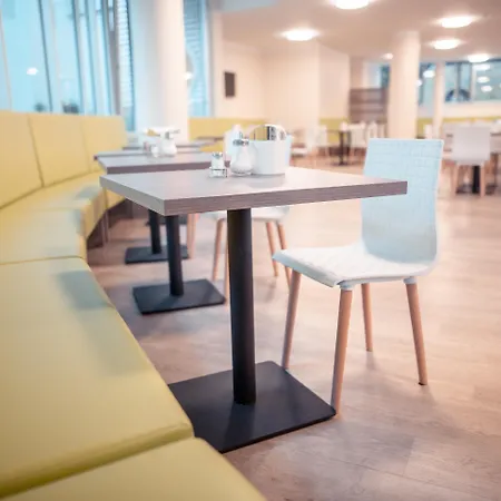 Tulip Messe Hotel 4*