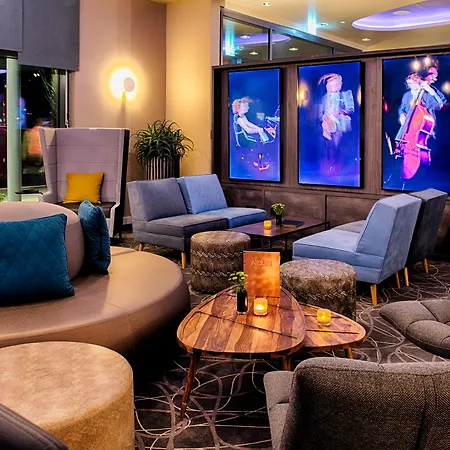 Leonardo East 4*