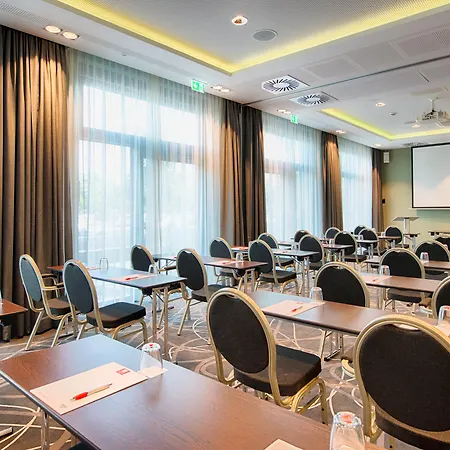 Leonardo East Hotel 4*