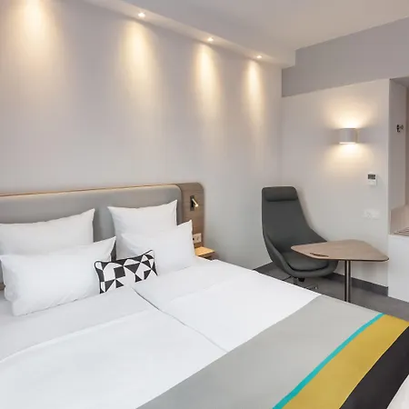Express - East By Ihg Hotel