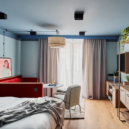 Schwan Locke Hotel 4*
