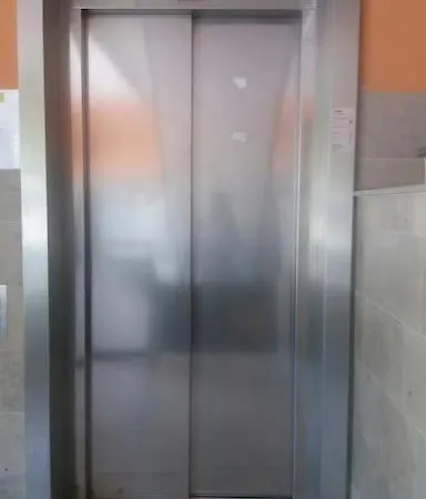 1 With 2rooms In *
