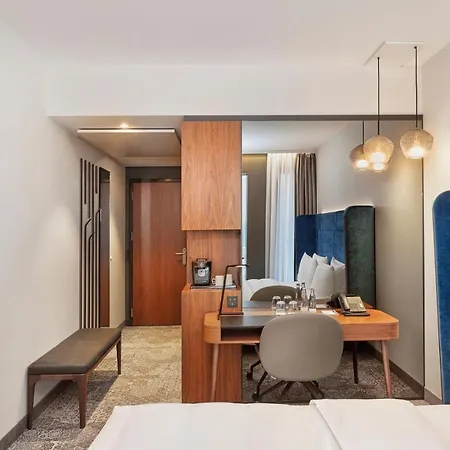 Hotel Hyperion 5*