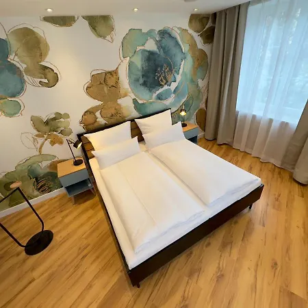 Hotel Der Tannenbaum 2*