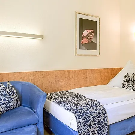 Hotel Am Moosfeld 4*