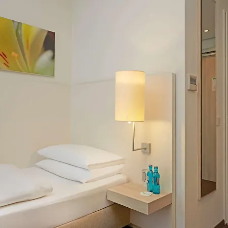 H+ Hotel